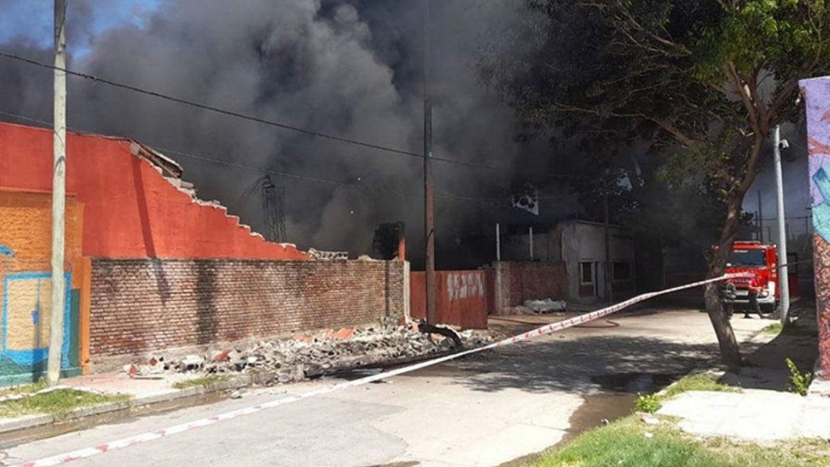 Incendio en depósito de Aduana en Santa Isabel