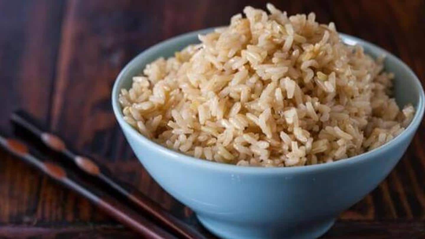 Consuma cereales integrales como cereales integrales y pan integral.