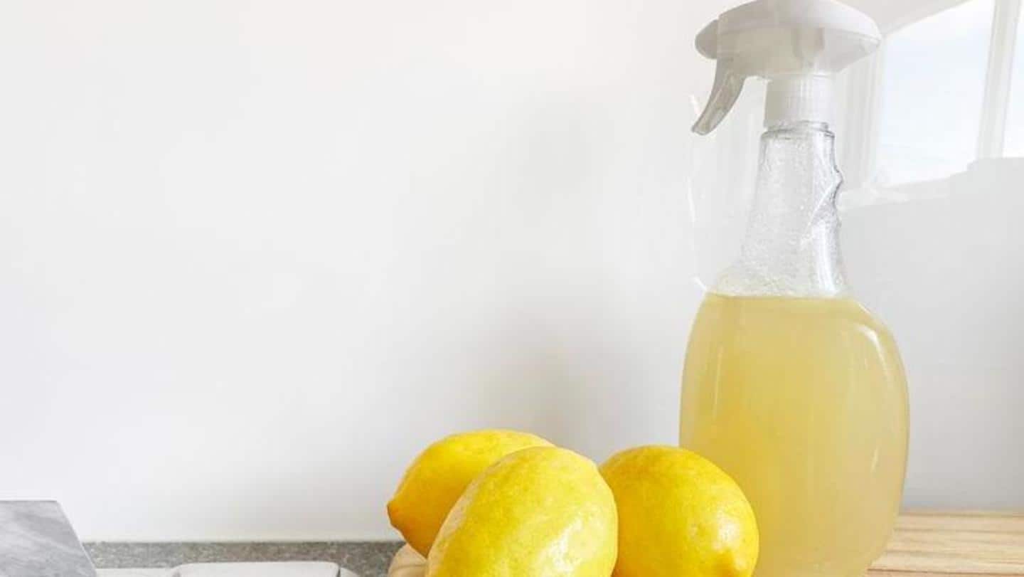Elimina las manchas de sudor con jugo de limón y agua. Elimina las manchas de sudor con jugo de limón y agua.