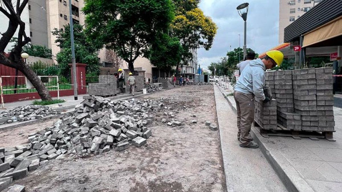Quita de adoquines de la calle Belgrano