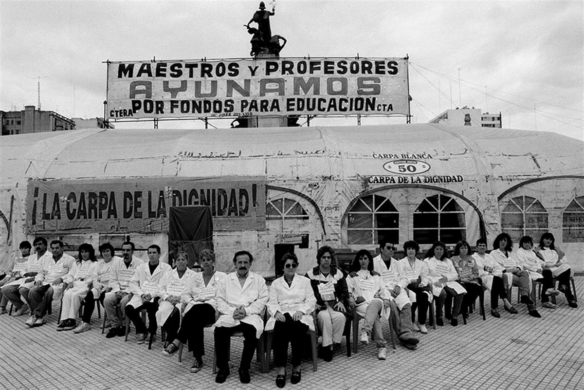 Carpa blanca docente