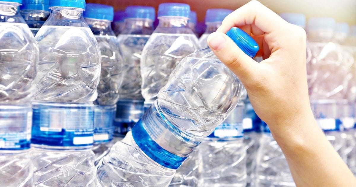 Qué le pasa a mi cuerpo si tomo agua mineral a diario