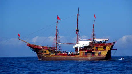 VIDEOS: Icónico galeón se hunde en minutos frente a las costas mexicanas