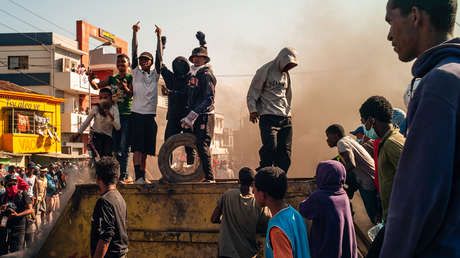 Soldados se unen a protestas: Generación Z causa revuelo en otro país