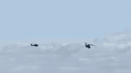 Helicóptero de ataque ruso pulveriza un 'nido' de operadores de drones ucranianos