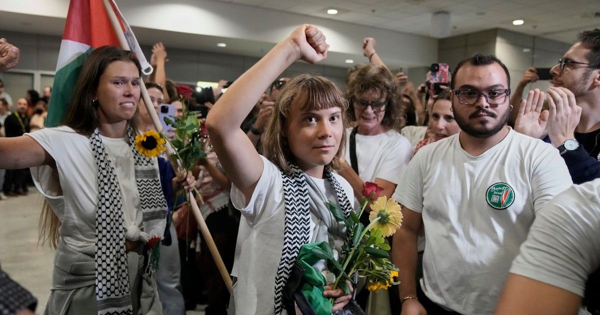 Greta Thunberg llegó a Atenas junto con otros miembros de la flotilla por Gaza expulsados de Israel