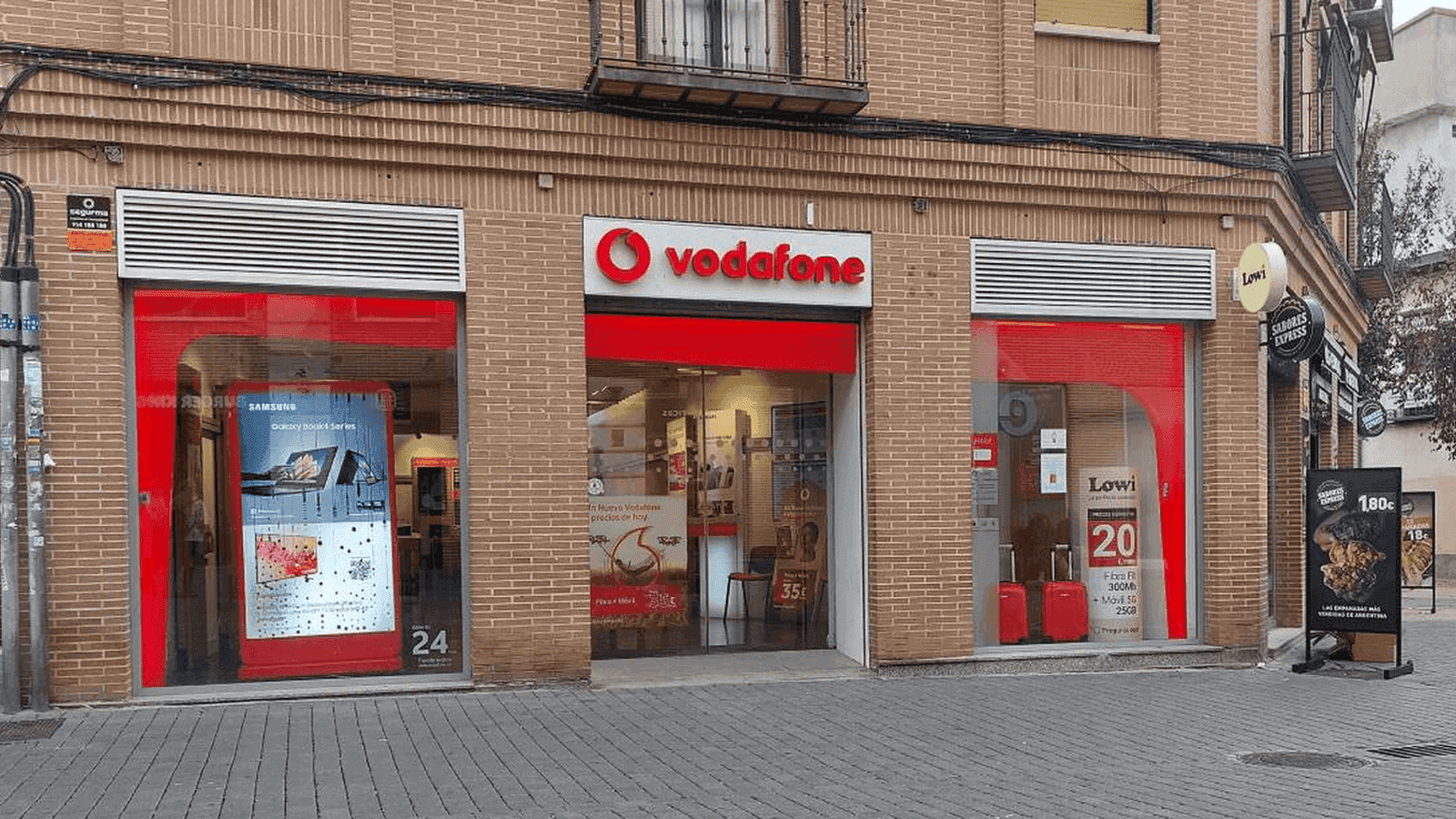 Vodafone hace dos grandes regalos a sus clientes: YouTube Premium y Audible