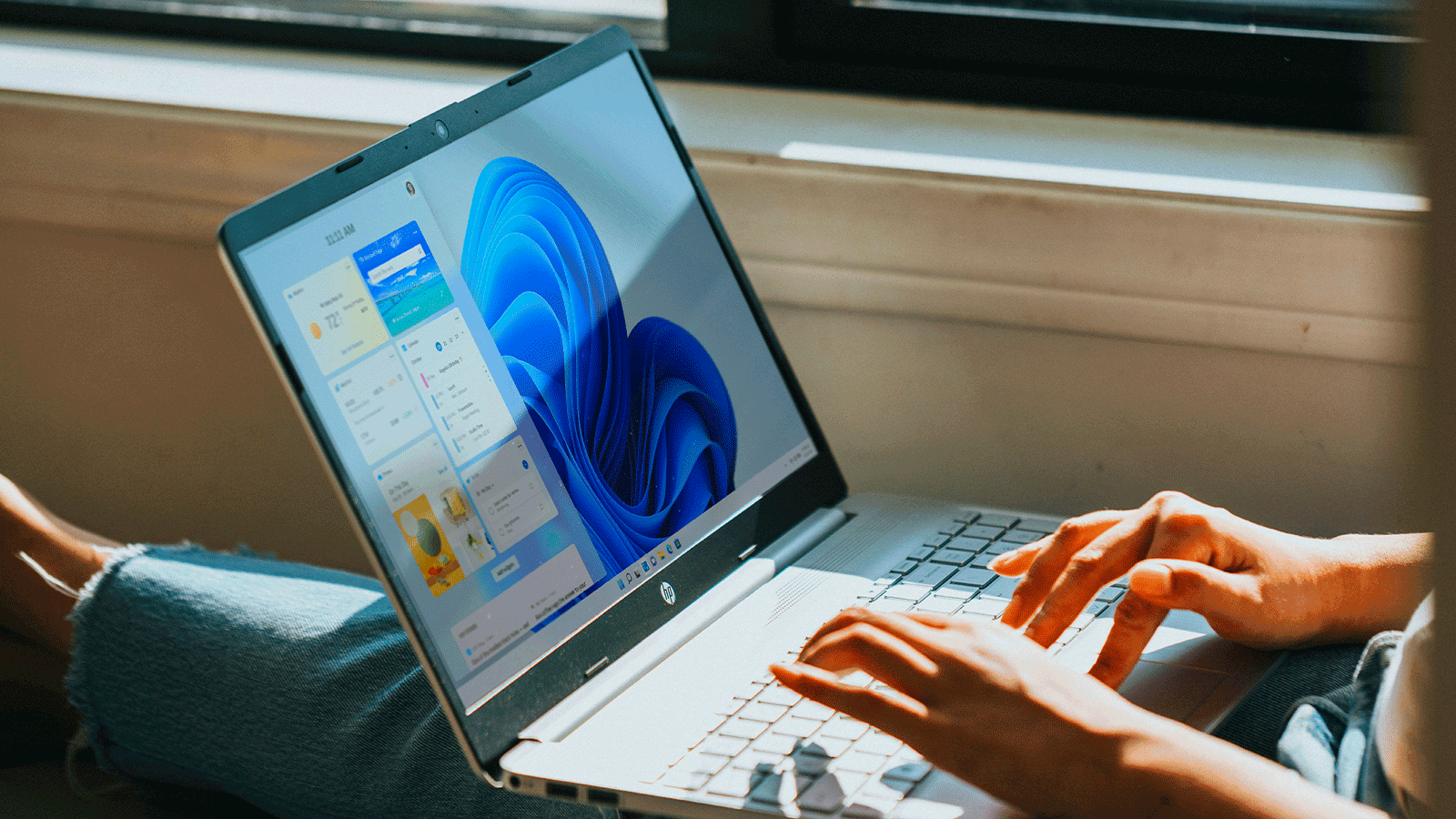Concepto del menú de Inicio de Windows 11 destacando los iconos de aplicaciones tras la actualización KB5066835