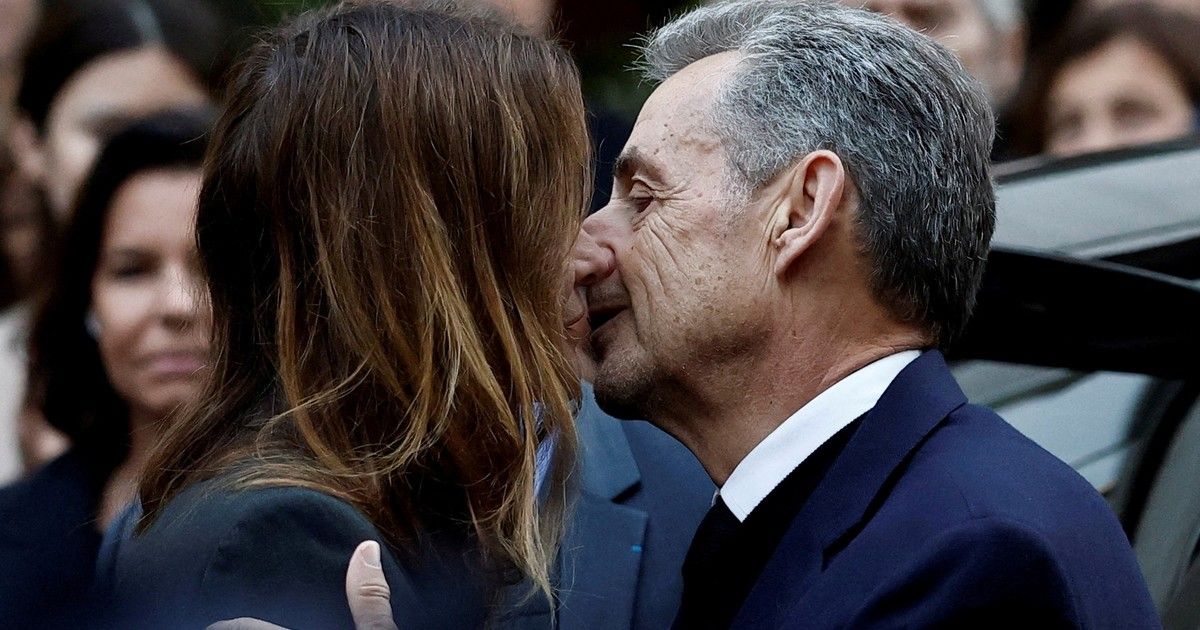 Rodeado de enemigos y criminales, Nicolás Sarkozy lleva a prisión a sus custodios presidenciales