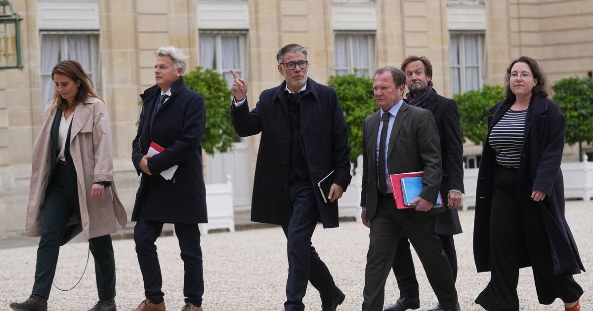 Día "D" para el futuro de Francia: Macron debe elegir hoy un nuevo primer ministro o su suerte estará echada