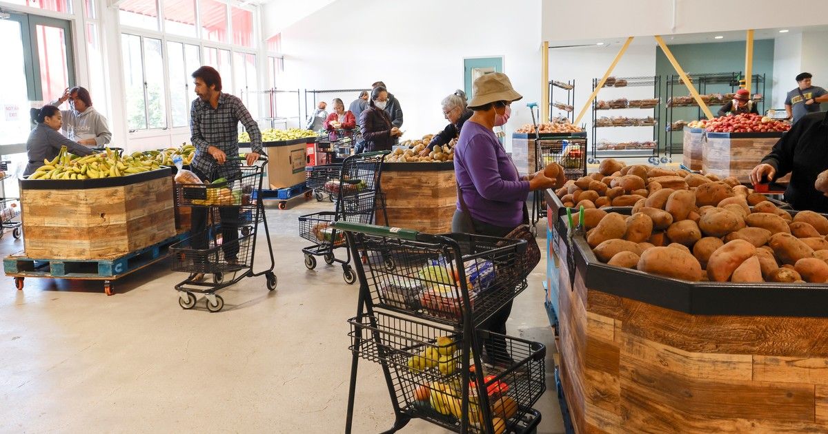 Sin ayuda alimentaria del gobierno "no como": el drama de millones de personas en Estados Unidos por el cierre del gobierno