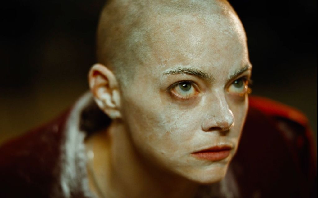 Bugonia final explicado Emma Stone