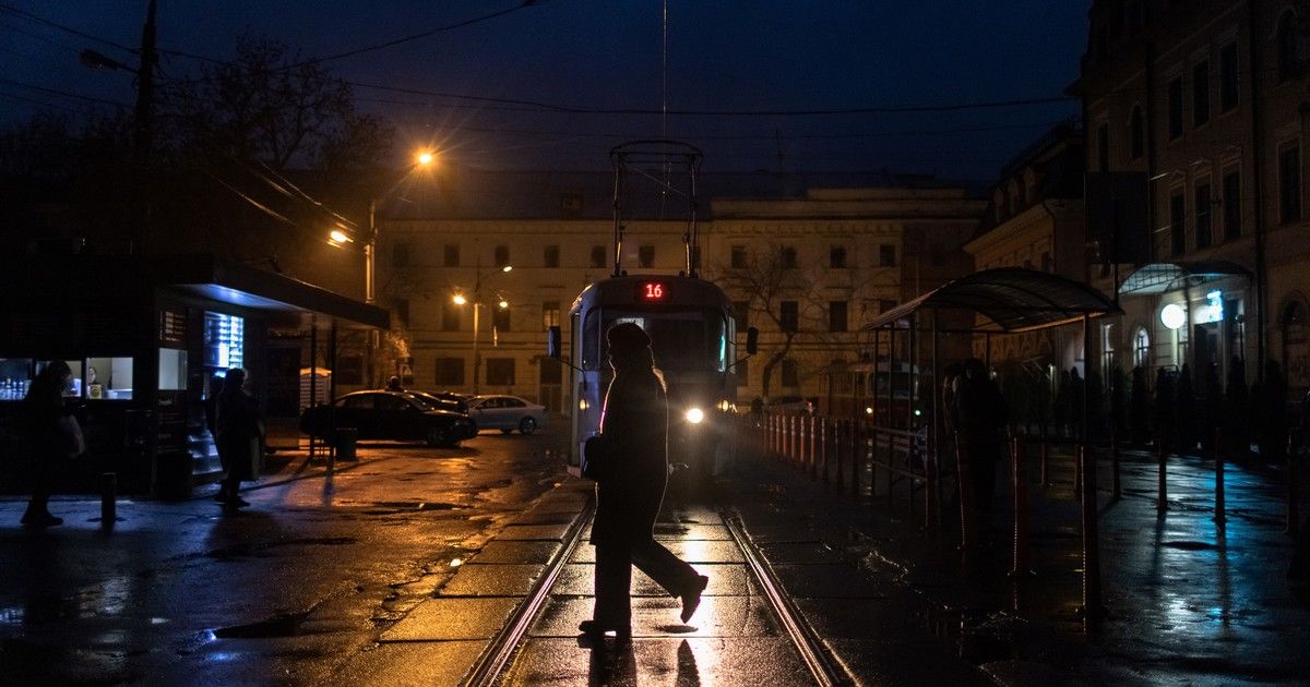 Ucrania intenta recuperar la electricidad y la calefacción tras otra ola de ataques rusos contra las centrales térmicas