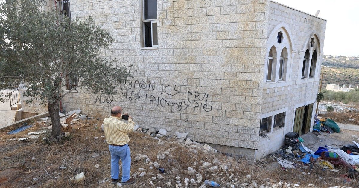 Tensión entre israelíes y palestinos: el asalto a una mezquita, la última muestra de la creciente violencia colona en Cisjordania