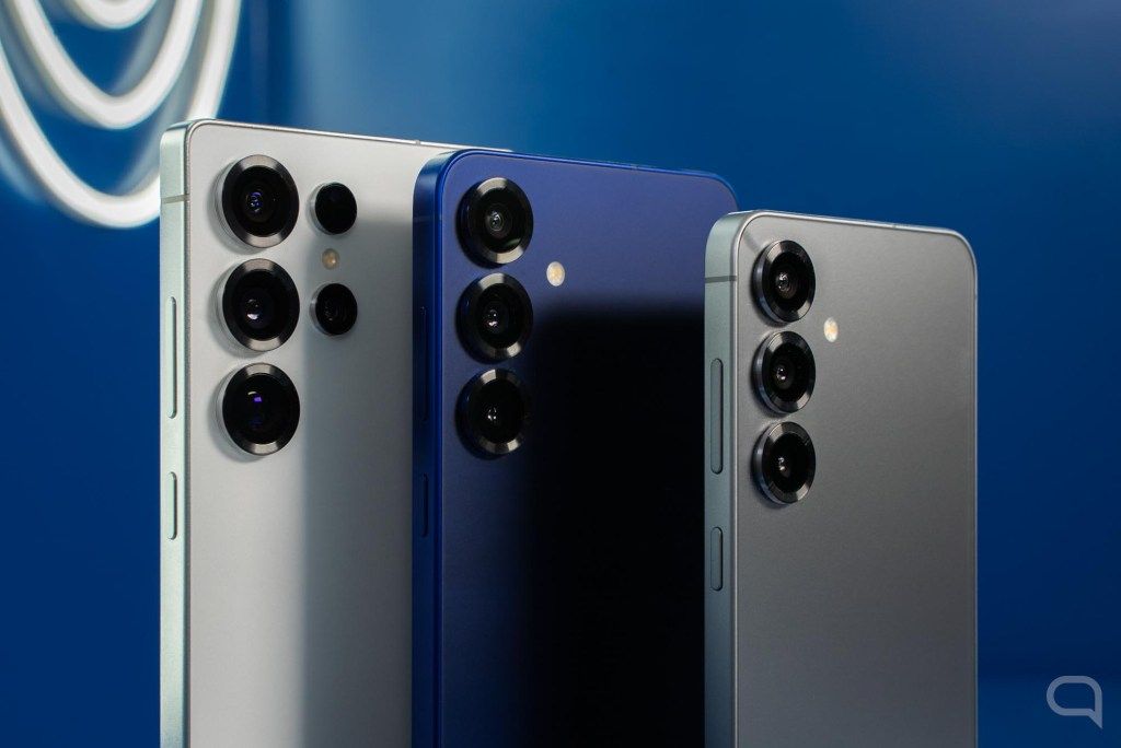 Los tres modelos de la familia Samsung Galaxy S25 juntos