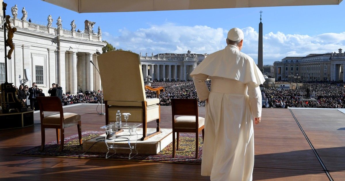 El papa León XIV rezó en Asís en la tumba de San Francisco: invitó a la Iglesia a desarrollar una “cultura de la prevención” frente al abuso de los menores