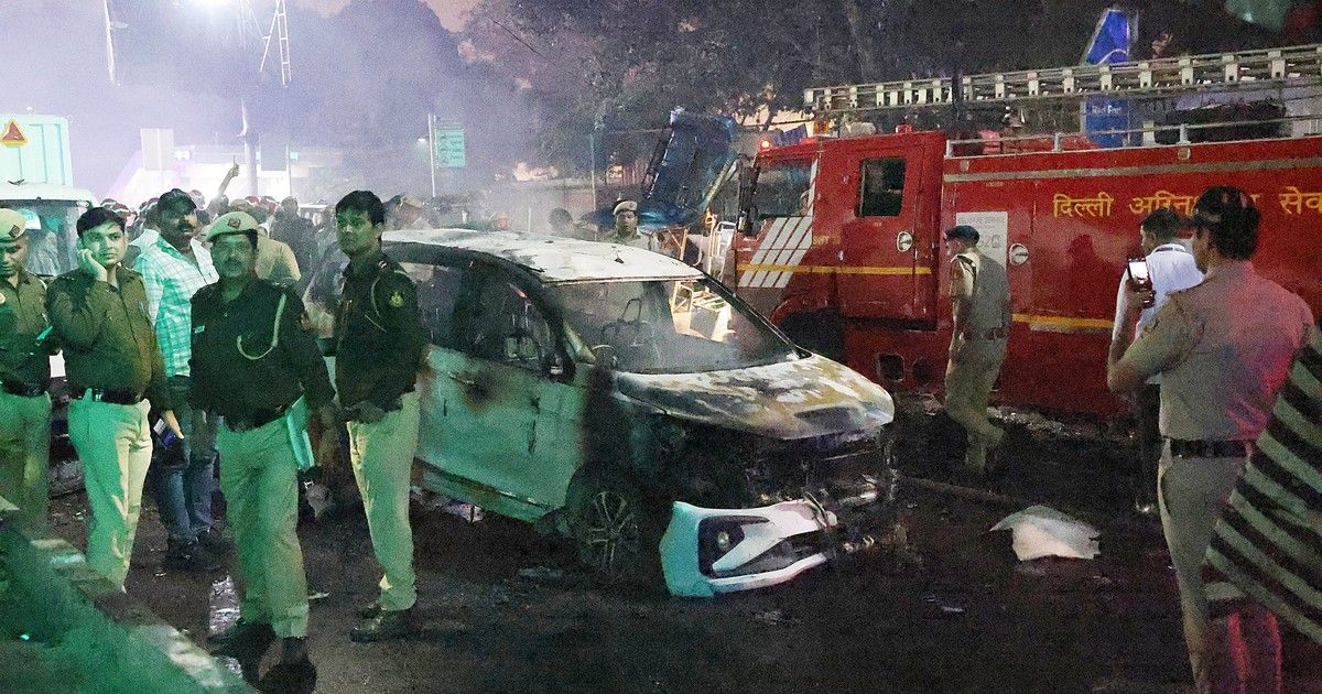 Explota un auto en una zona turística de Nueva Delhi y desata escenas de pánico: hay al menos ocho muertos