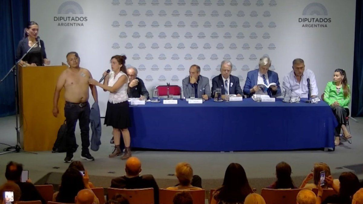 Insólito acto antivacunas realizado en el Congreso y organizado por diputada del PRO