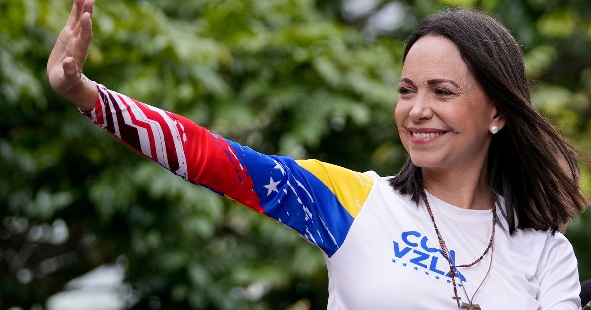 María Corina Machado confirma que irá a Noruega para recibir el Nobel de la Paz y miles de personas marchan en todo el mundo para apoyarla
