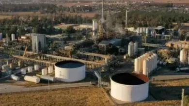 Trabajadores de Petroquímica Río Tercero en la planta local