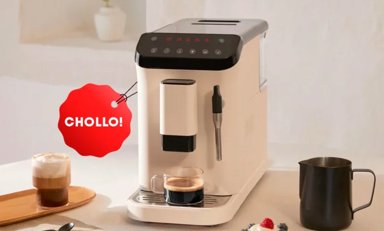 Cafetera superautomática con depósito grande de agua y café