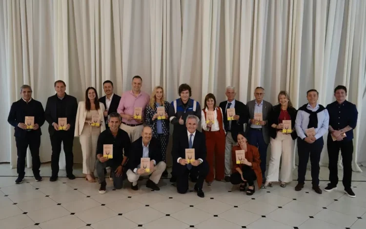 Foto de Javier Milei en la cena de Olivos