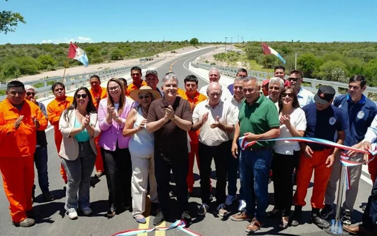 Inauguración de la ruta pavimentada a Los Gigantes con el gobernador Martín Llaryora