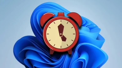 Windows 11 con una interfaz de usuario y un juego en ejecución