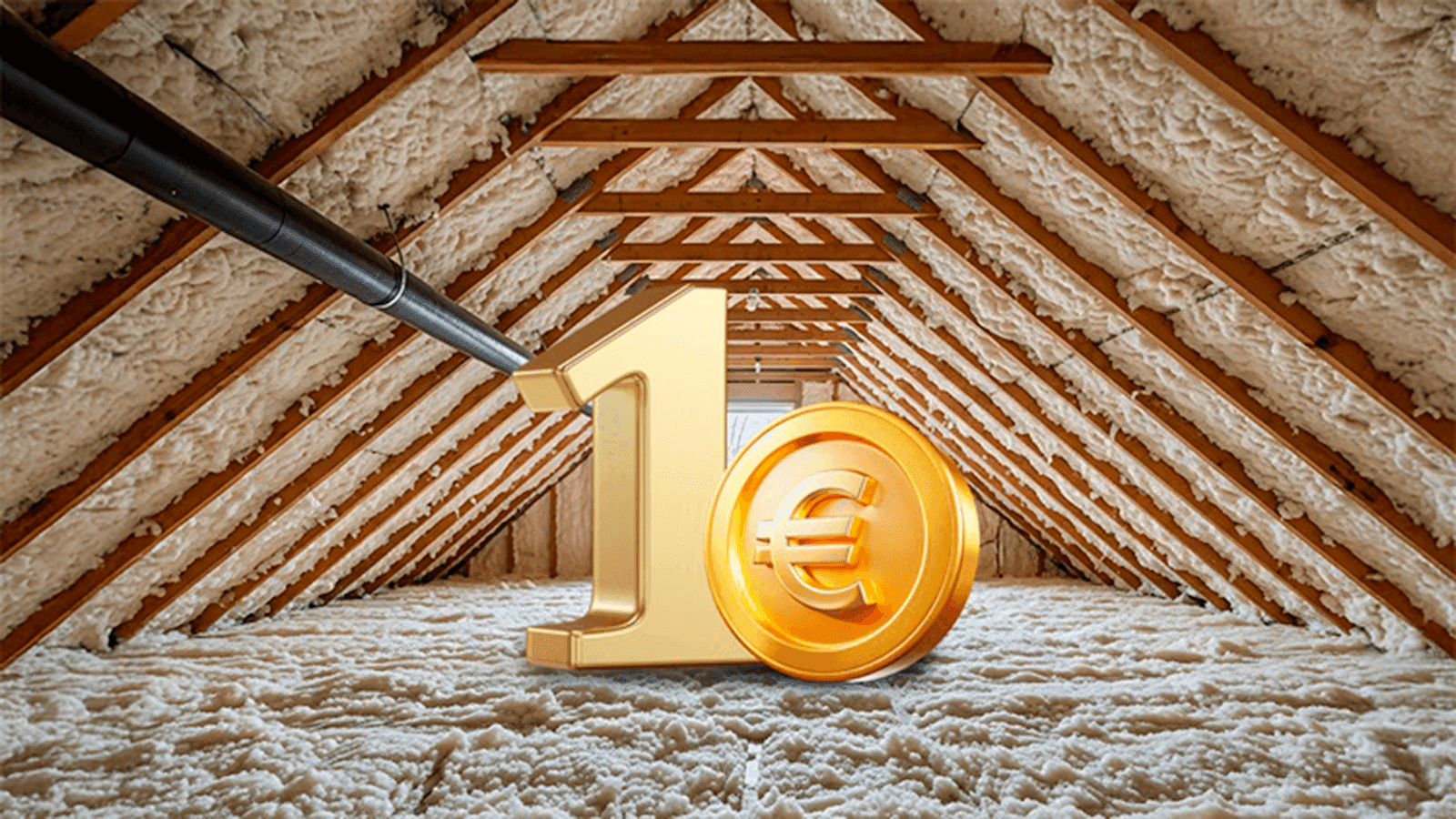 Dos operarios con cascos y equipo de protección instalan paneles de aislamiento térmico en la fachada de un edificio