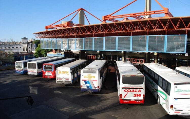 Autobús en la ruta interurbana de Córdoba