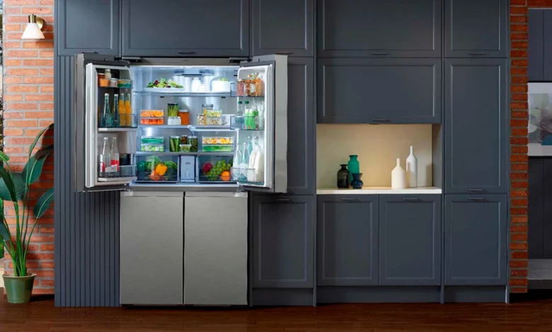 Frigorífico Samsung side-by-side con puertas abiertas