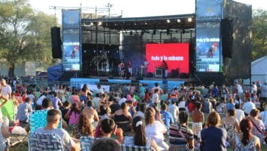 Concierto en la costanera de Río Cuarto durante el verano