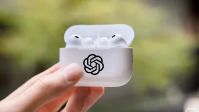 Imagen del dispositivo de OpenAI con un diseño innovador y un estuche en forma de huevo