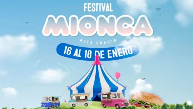 Festival Mionca 2026 en Alta Gracia, con gente disfrutando de la comida y la música