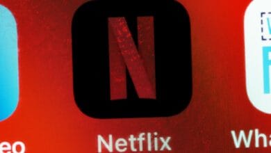 Imagen de la alianza entre Netflix y Spotify