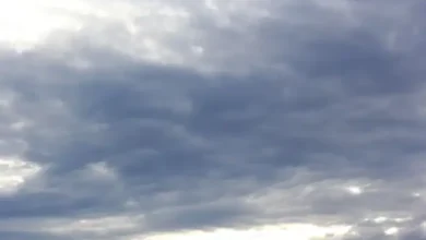 Imagen de tormenta con granizo y relámpagos