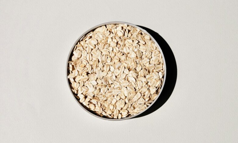 Tazón de avena con frutas y nueces