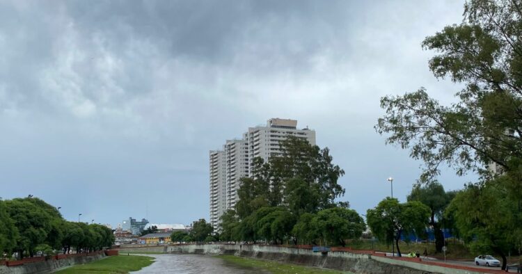 Imagen de tormentas y vientos intensos en Córdoba