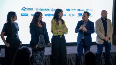Imagen de la feria de arte con obras de artistas latinoamericanos