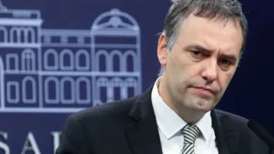 Manuel Adorni en una conferencia de prensa