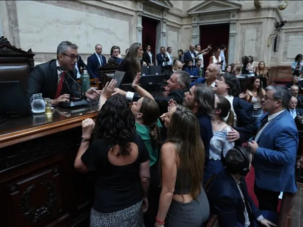 Sesión en Diputados para debatir la Reforma Laboral
