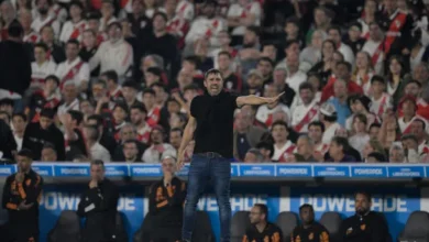 Chacho Coudet en una conferencia de prensa