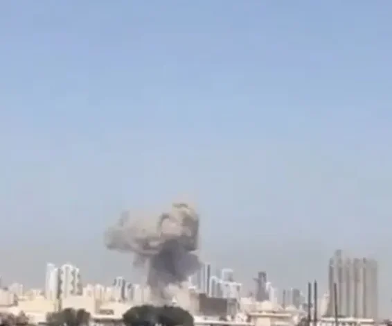 Imagen de un misil balístico iraní en vuelo