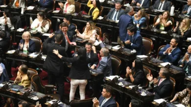 Diputados votando en el Congreso durante la Reforma Laboral