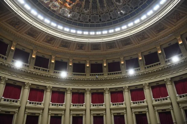 Diputados debatiendo la Reforma Laboral en el Congreso