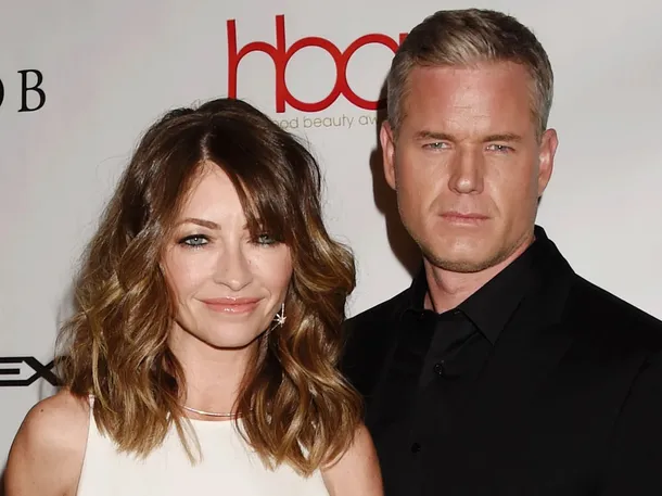 Eric Dane y Rebecca Gayheart en un evento de Hollywood