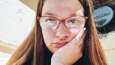 Imagen de una calle en La Plata con una camioneta Chevrolet Meriva