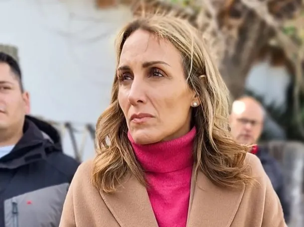 Un camarógrafo es detenido por la Policía Federal durante una protesta en el Congreso