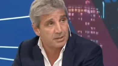 Luis Caputo, ministro de Economía, en una reunión con empresarios