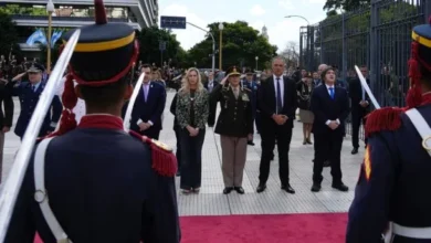 Imagen del presidente Javier Milei rindiendo homenaje a San Martín